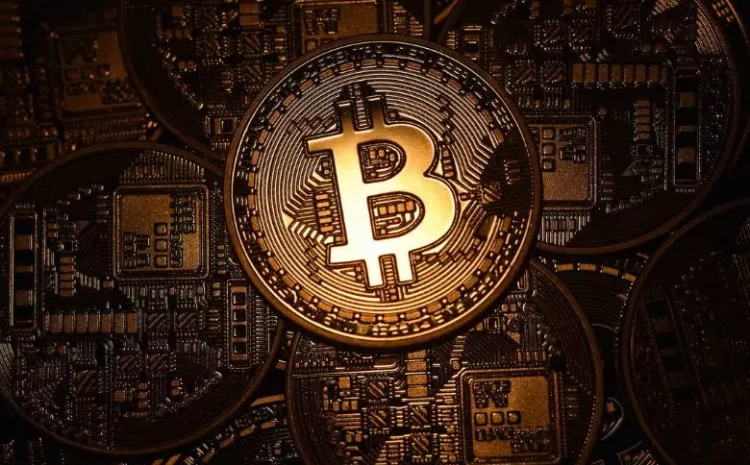  Bitcoin goes below $30,100, Litecoin and Solana drop more than 3%