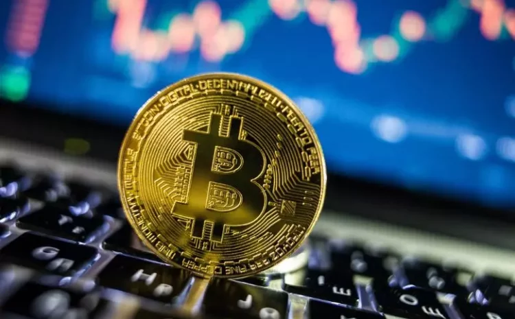  Bitcoin stays over the $30,000 barrier, while Ethereum and most other altcoins have fallen